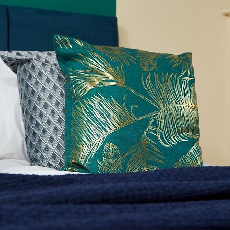Exquisite Cambridge Abode - Sleeps 6 - Parking Apartment Luaran gambar