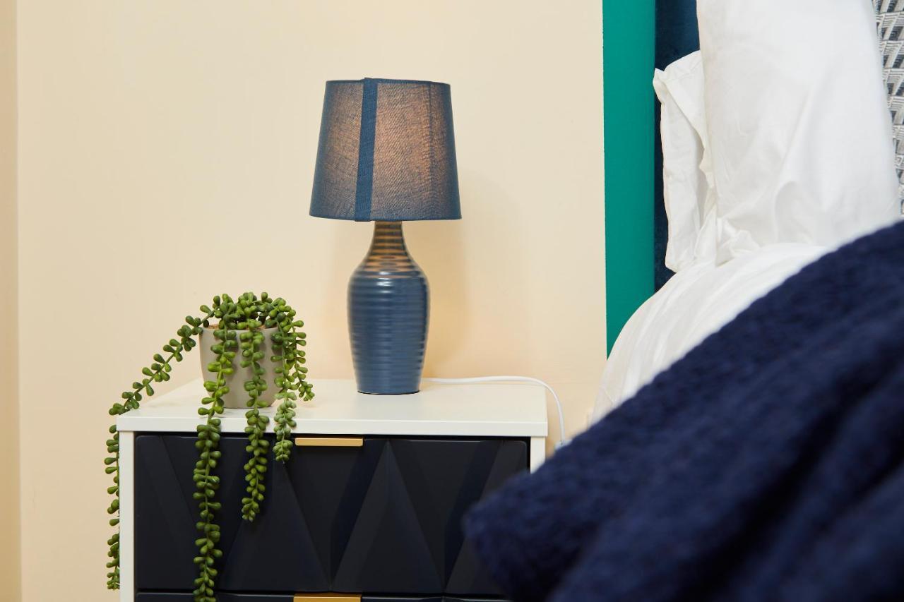Exquisite Cambridge Abode - Sleeps 6 - Parking Apartment Luaran gambar